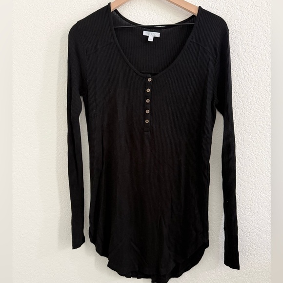 Abound Tops - Abound // EUC Black Long Sleeve Henley Top